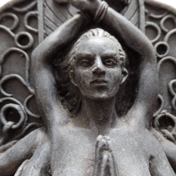 Kali The Black Goddess Bound And Kneeling Gothic Candle Holder - Picture 14 of 14